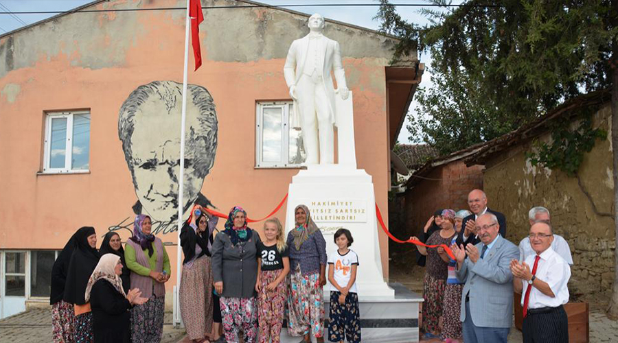 "Tek Lider Mustafa Kemal Atatürk