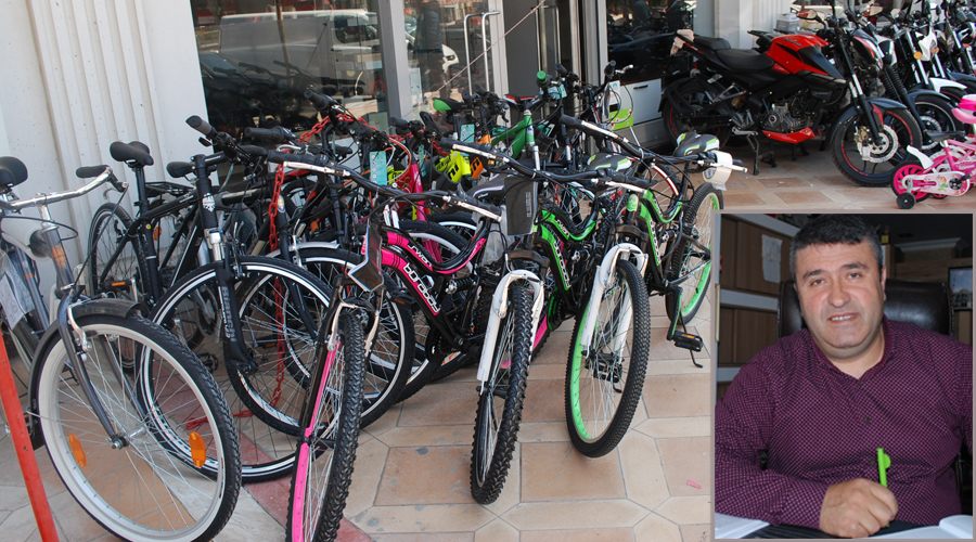 Bisiklet satıcıları tatili bekliyor