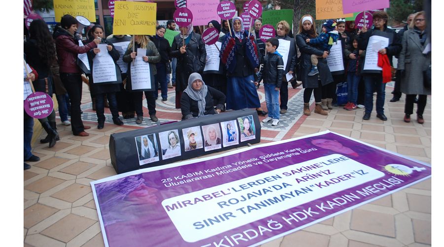 Kadına yönelik şiddeti protesto ettiler 