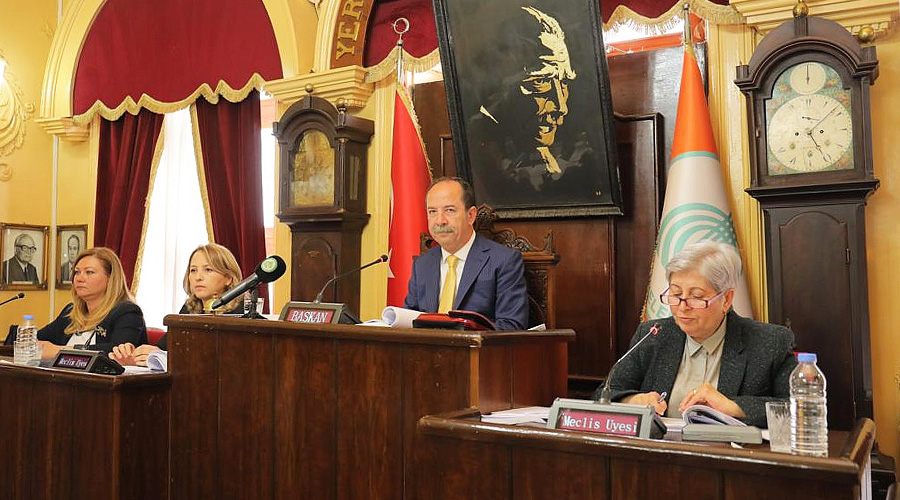 Yeni belediye meclisi ilk toplantısını yaptı