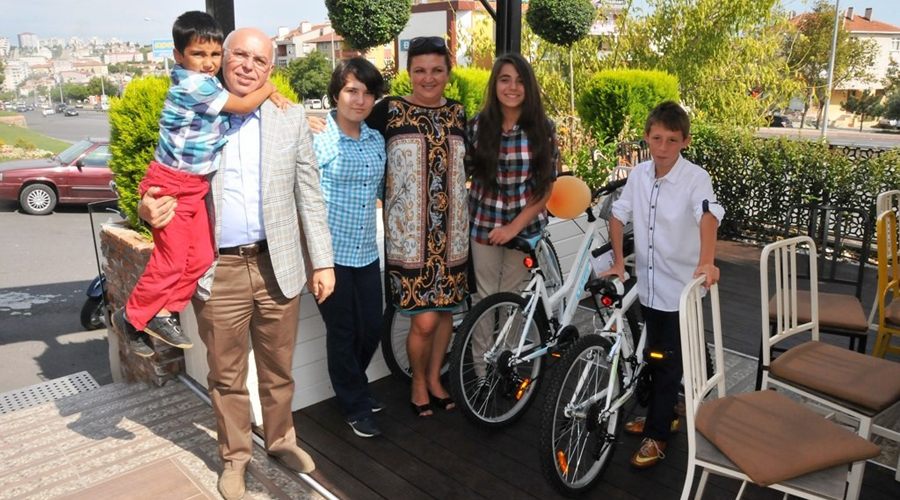 Eşkinat sevgi çocuklarına bisiklet hediye etti 