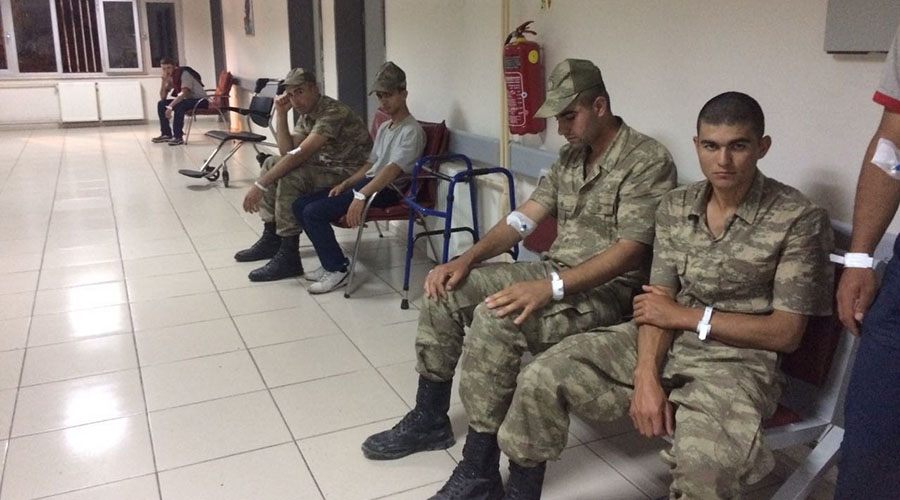 14 asker zehirlenme şüphesiyle hastaneye kaldırıldı