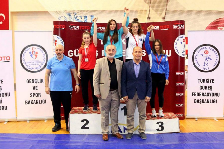Çorlulu güreşçi Türkiye ikincisi oldu