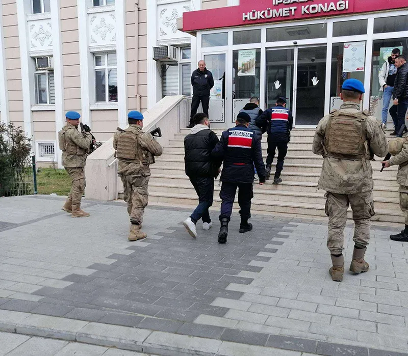 Edirne’de 14 terör şüphelisi yakalandı 