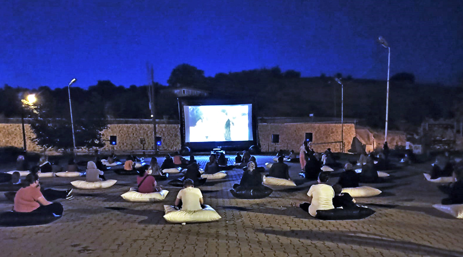 Kırsal mahallelerde sinema etkinliği sürüyor