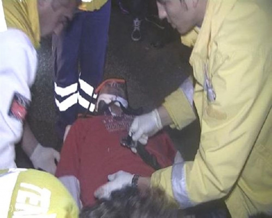 Kamyonet yolcu midibüsüne çarptı; 9 yaralı 