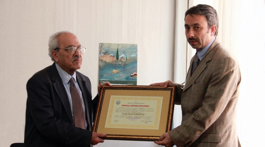 Sezai Karakoç’a onursal doktorluk verildi