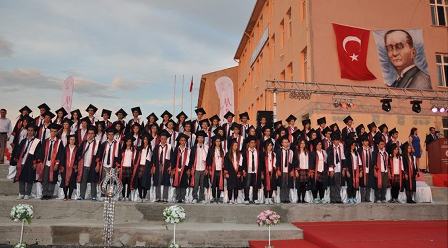 Anadolu Lisesi 150 mezun verdi 