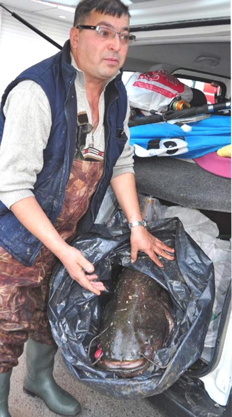  Oltasına 45 Kiloluk Balık Takıldı