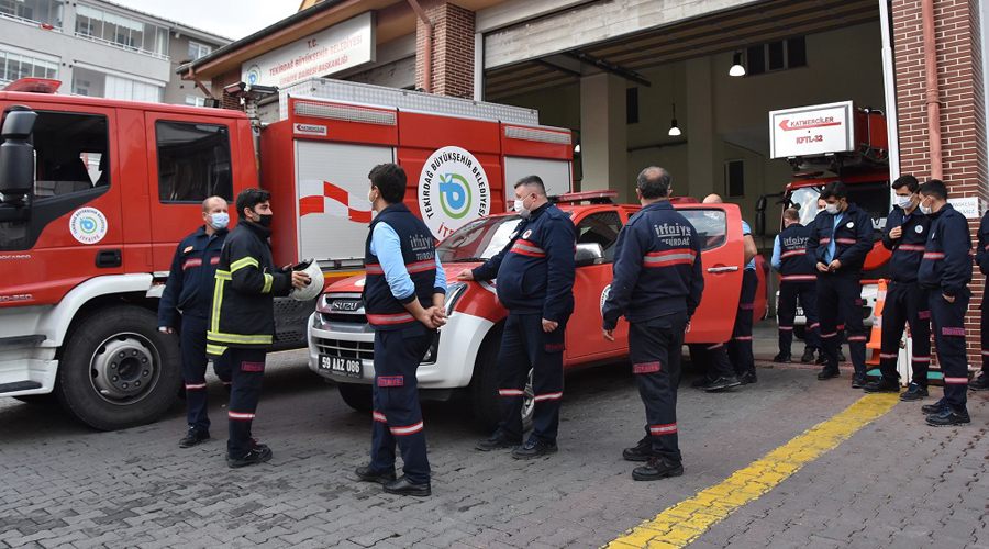 Arama kurtarma ekipleri İzmir