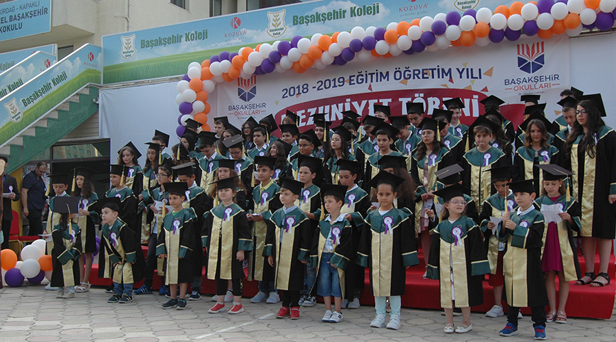 Başakşehir Okulları, 67 öğrencisini mezun etti