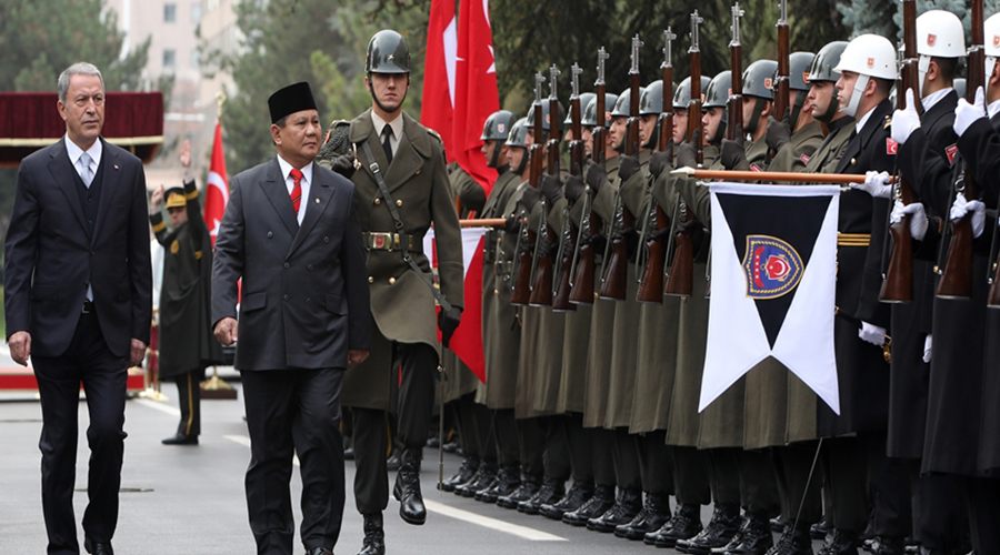 Bakan Akar, Endonezya Savunma Bakanı Subianto ile Bir Araya Geldi