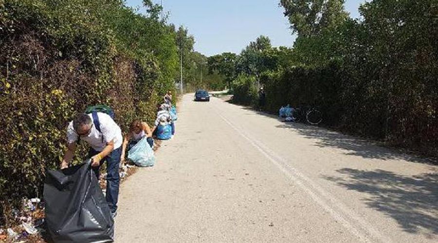 Sınırdaki çöpleri Türk- Yunan çevreciler topladı