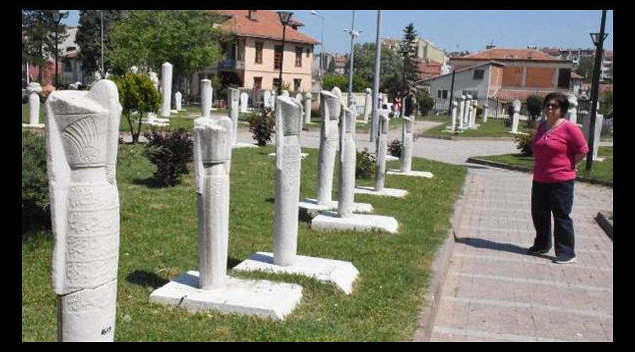 Yeniçerilerin mezar taşları restore edildi