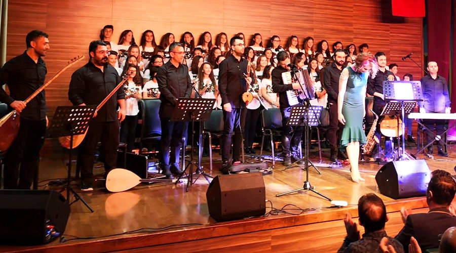 Öğrencilerden Halk Müziği konseri