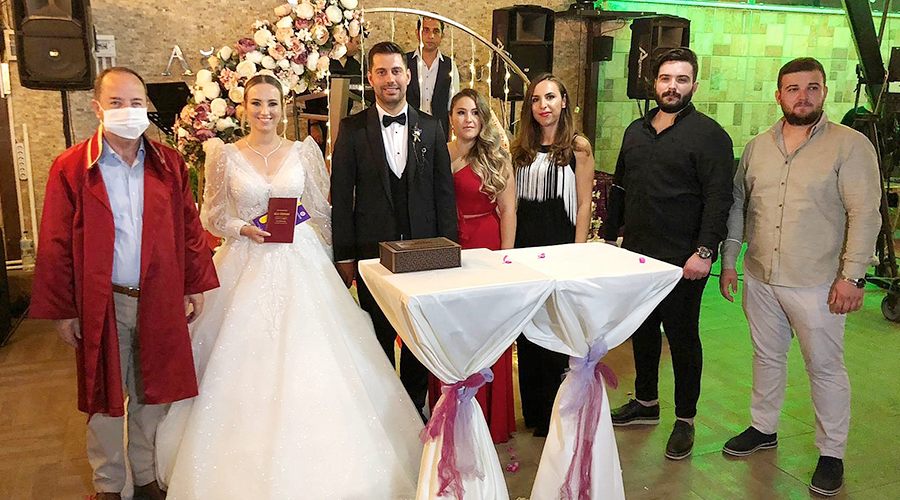 Belediyeden yeni evlenen çiftlere İstanbul Sözleşmesi broşürü 