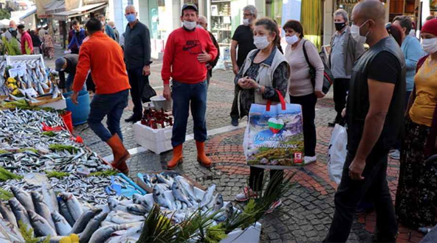 Bulgar turistler, deniz ürünlerine ilgi gösteriyor 