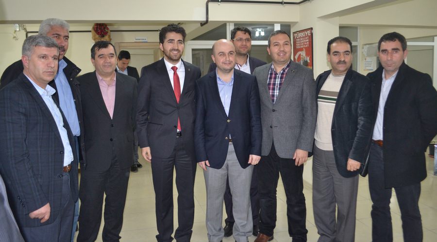 Ak Partili aday adayları teşkilatları ziyaret ediyor